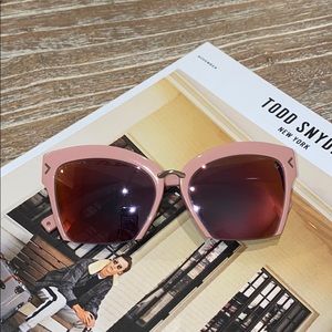 KENDALL + KYLIE women’s sunglasses pink